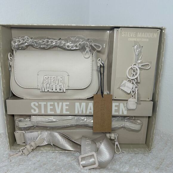 Steve Madden Gift Set bag with Charm and 2 straps - Picture 2 of 7